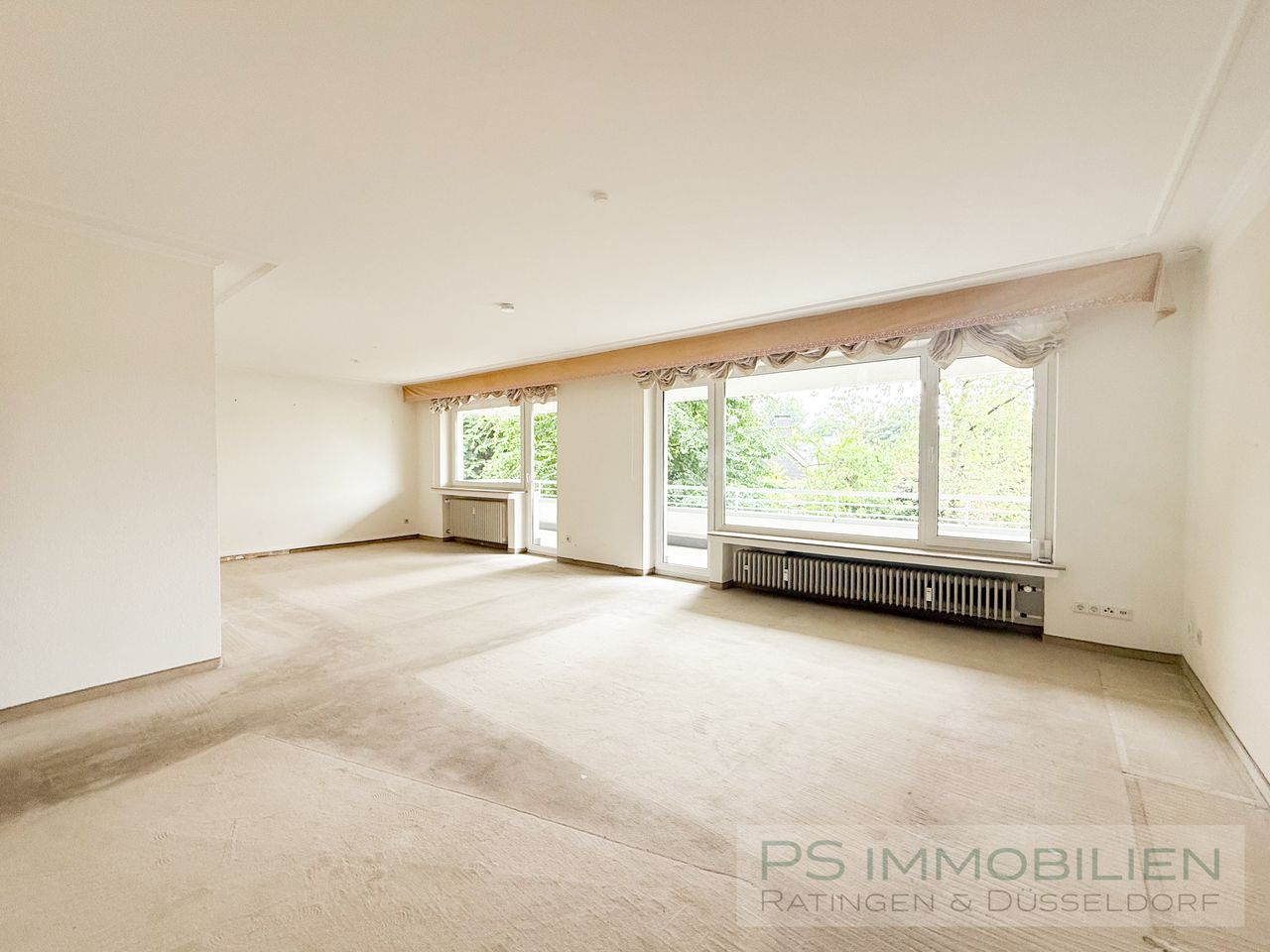 Wohn- Esszimmer links